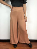 Pantalón para Mujer Camel Slouchy, Stretch, Pegged, Tiro Alto - Andreina Camel