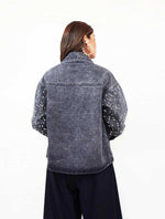 Chaqueta para Mujer Cazadora Denim con Perlas - The Artisan